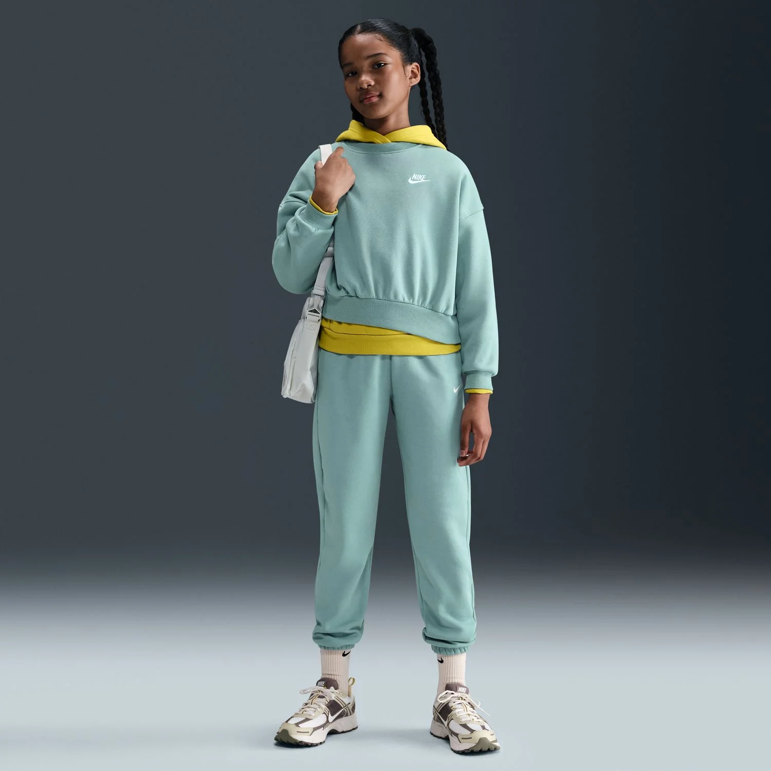 Club Fleece Boxy Crew - Youth - Image 3