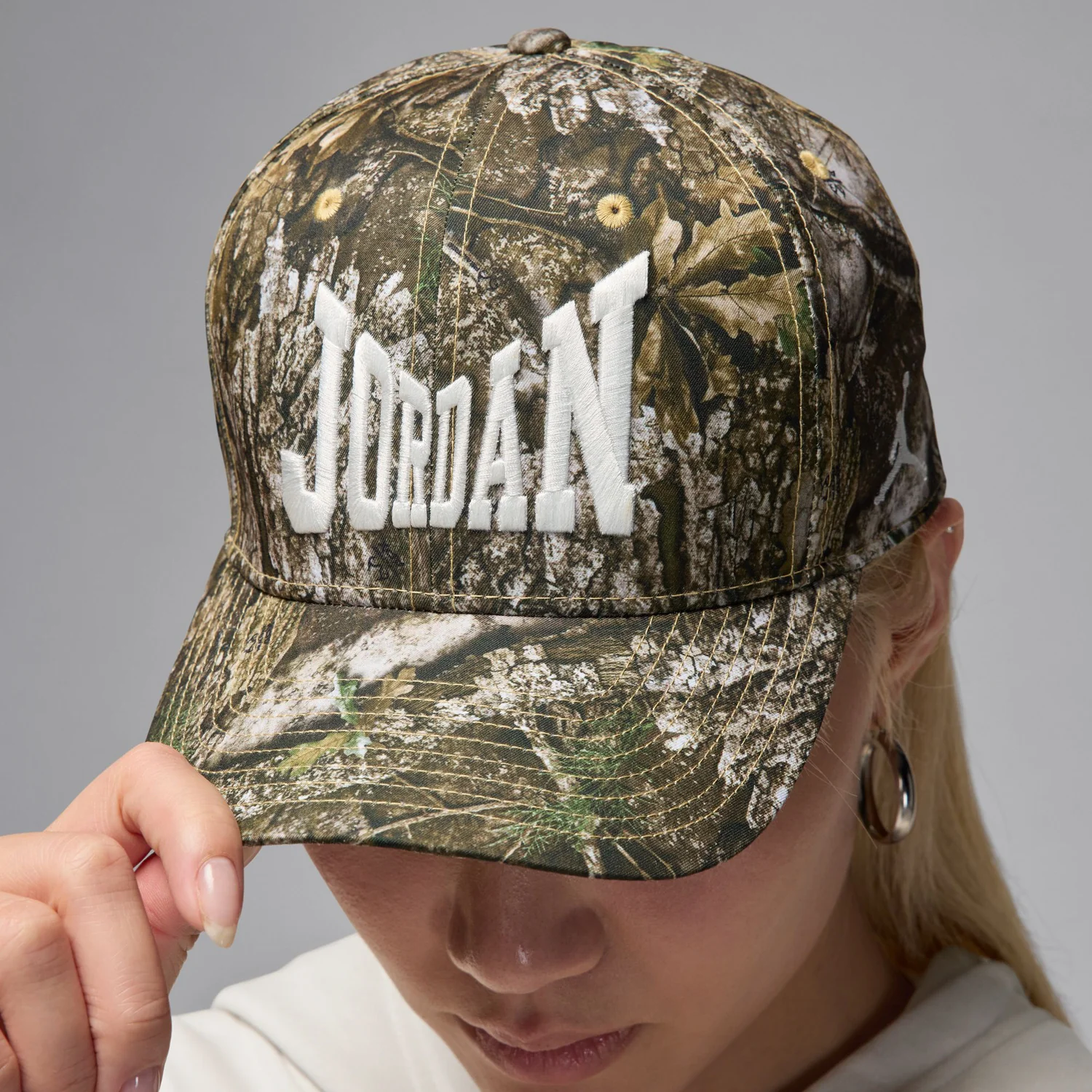 Jordan Rise Cap Structured Curved Brim Realtree Snapback - Image 3