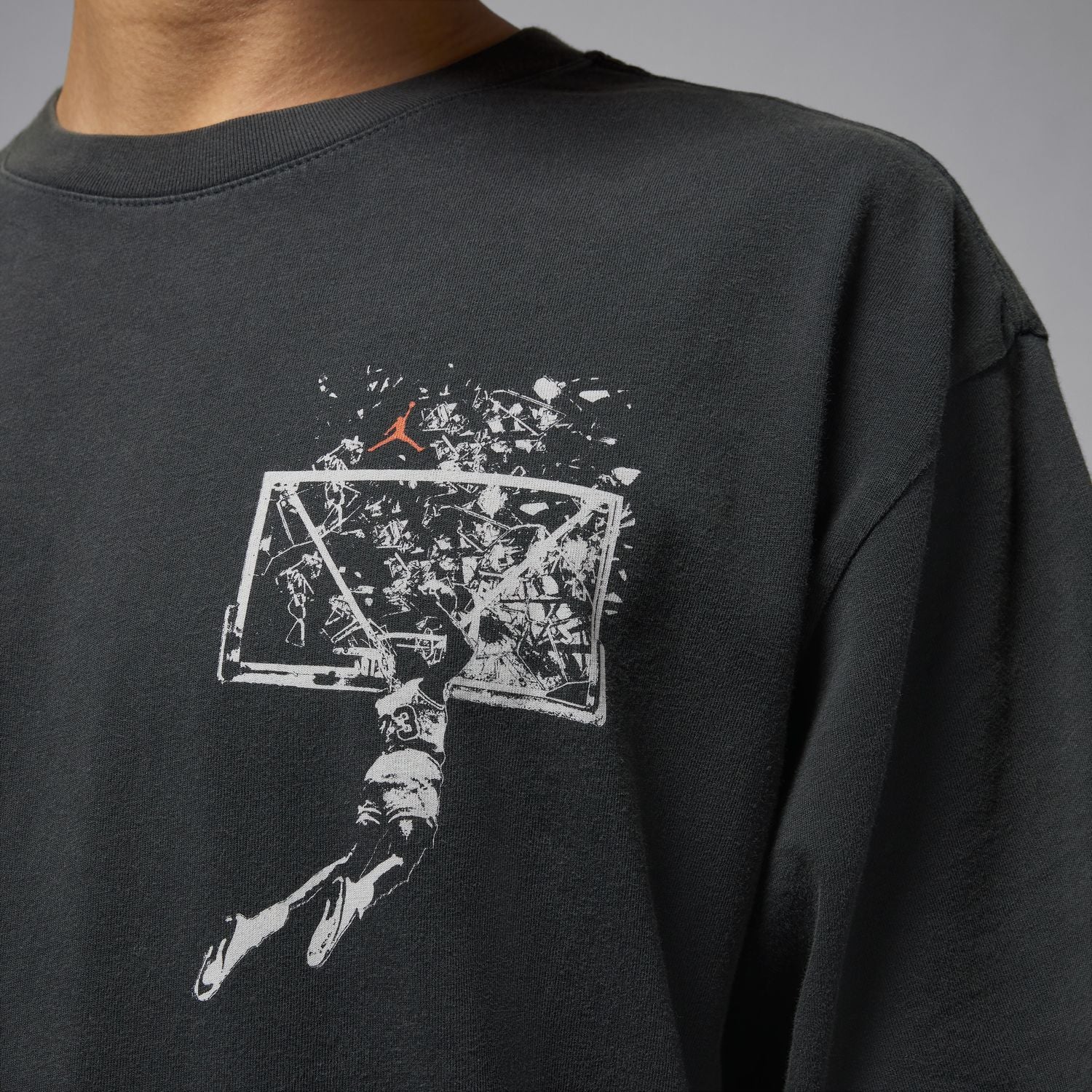 MJ Oversized Graphic Crew -Mens - Image 5