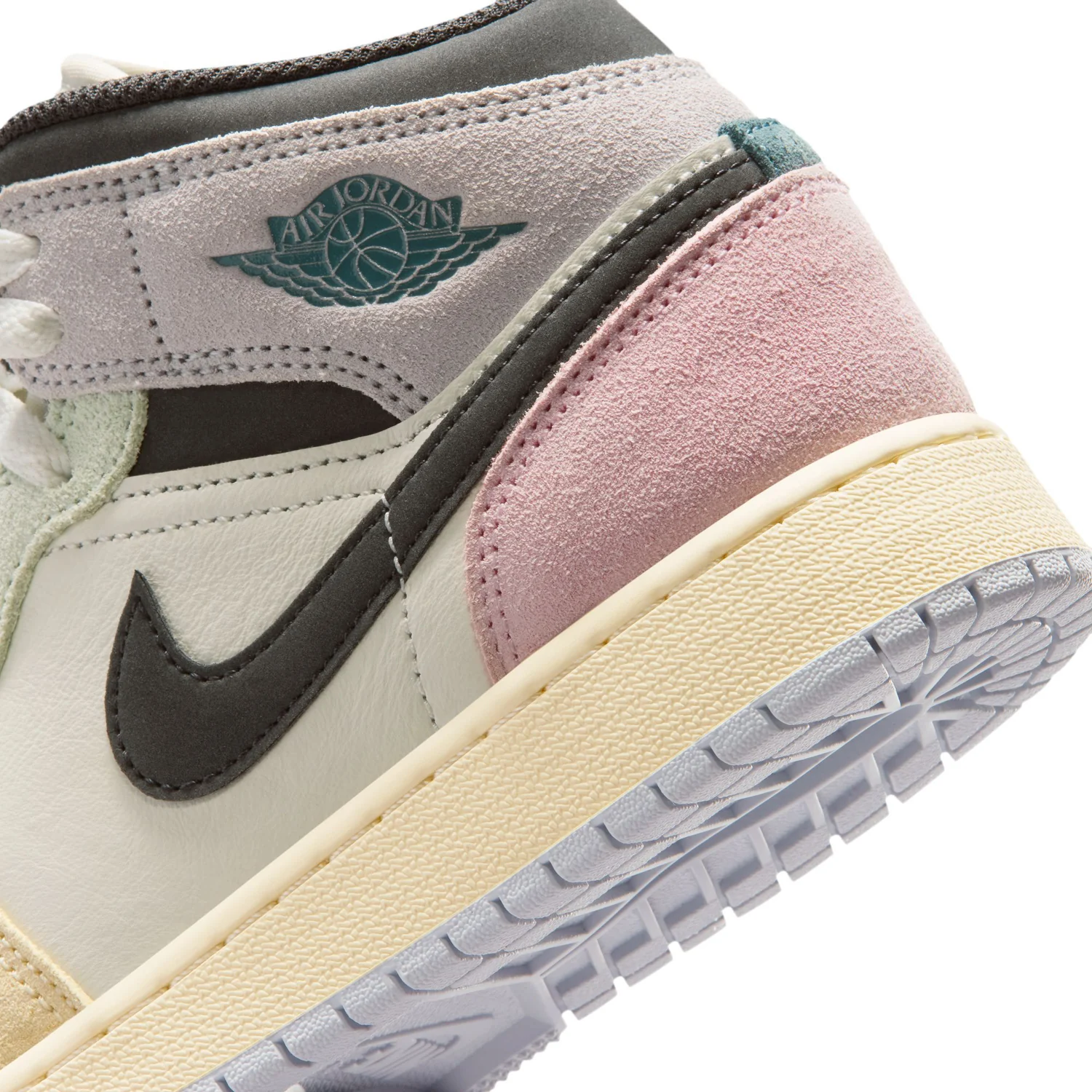 AJ 1 Mid -Youth - Image 8