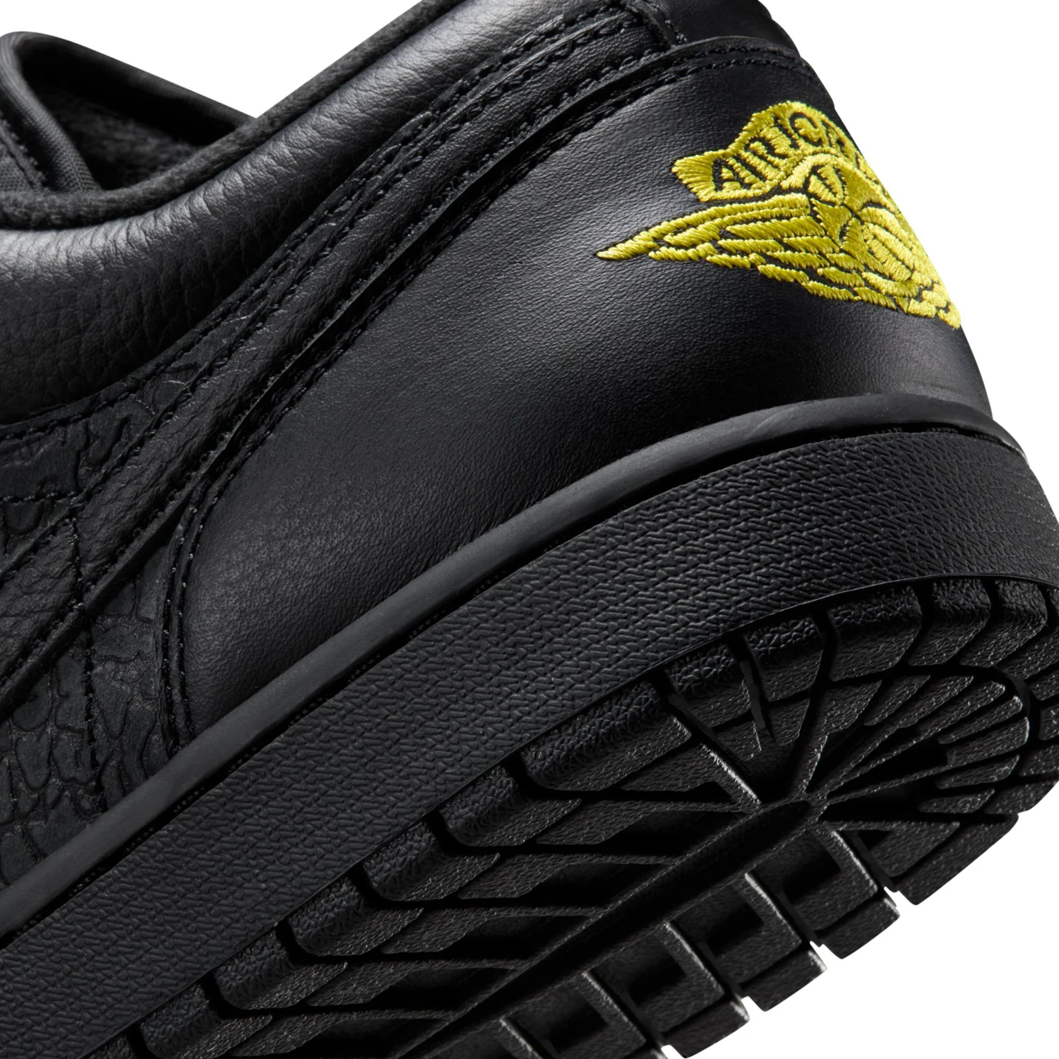AJ 1 Low SE - Mens - Image 8