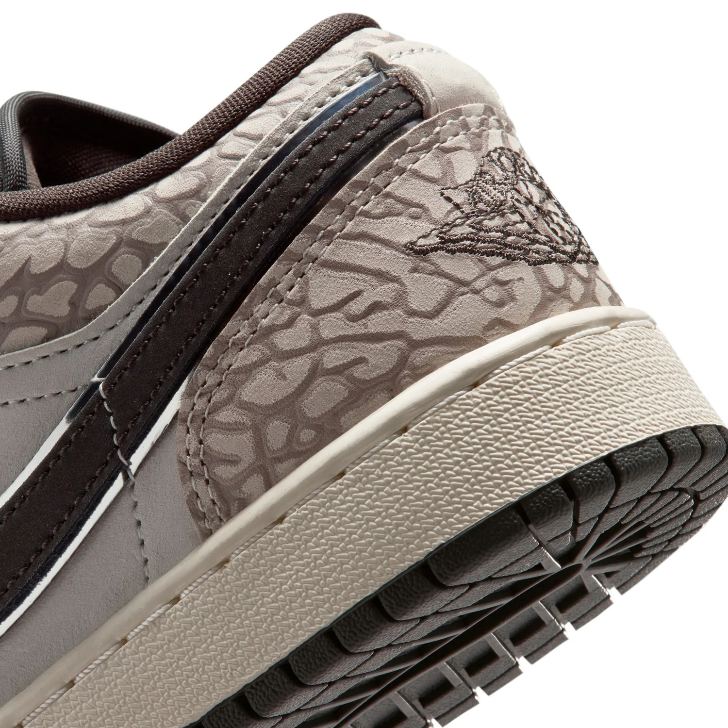 AJ 1 Low SE - Youth - Image 8